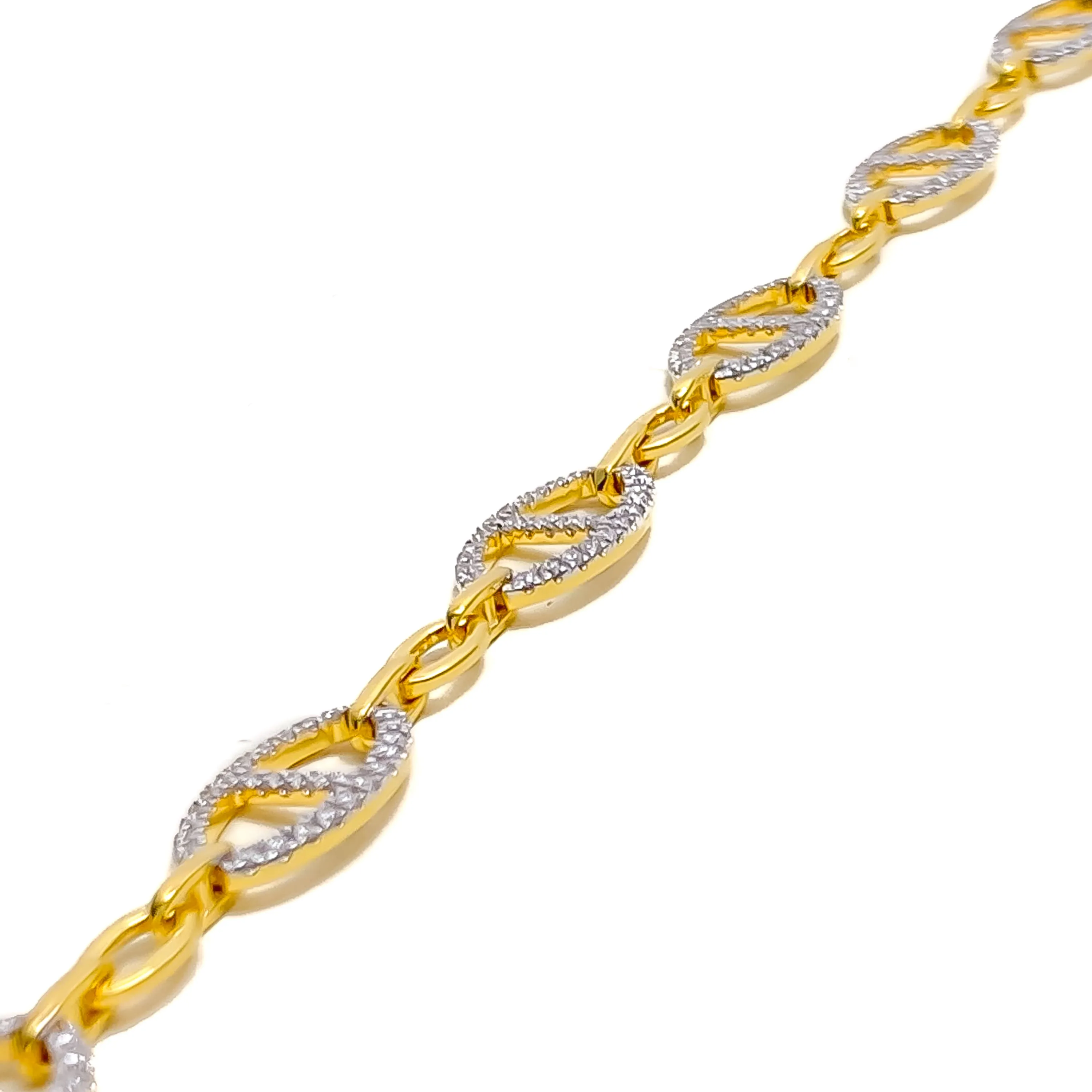 Flawless Classy Diamond   18k Gold Bracelet
