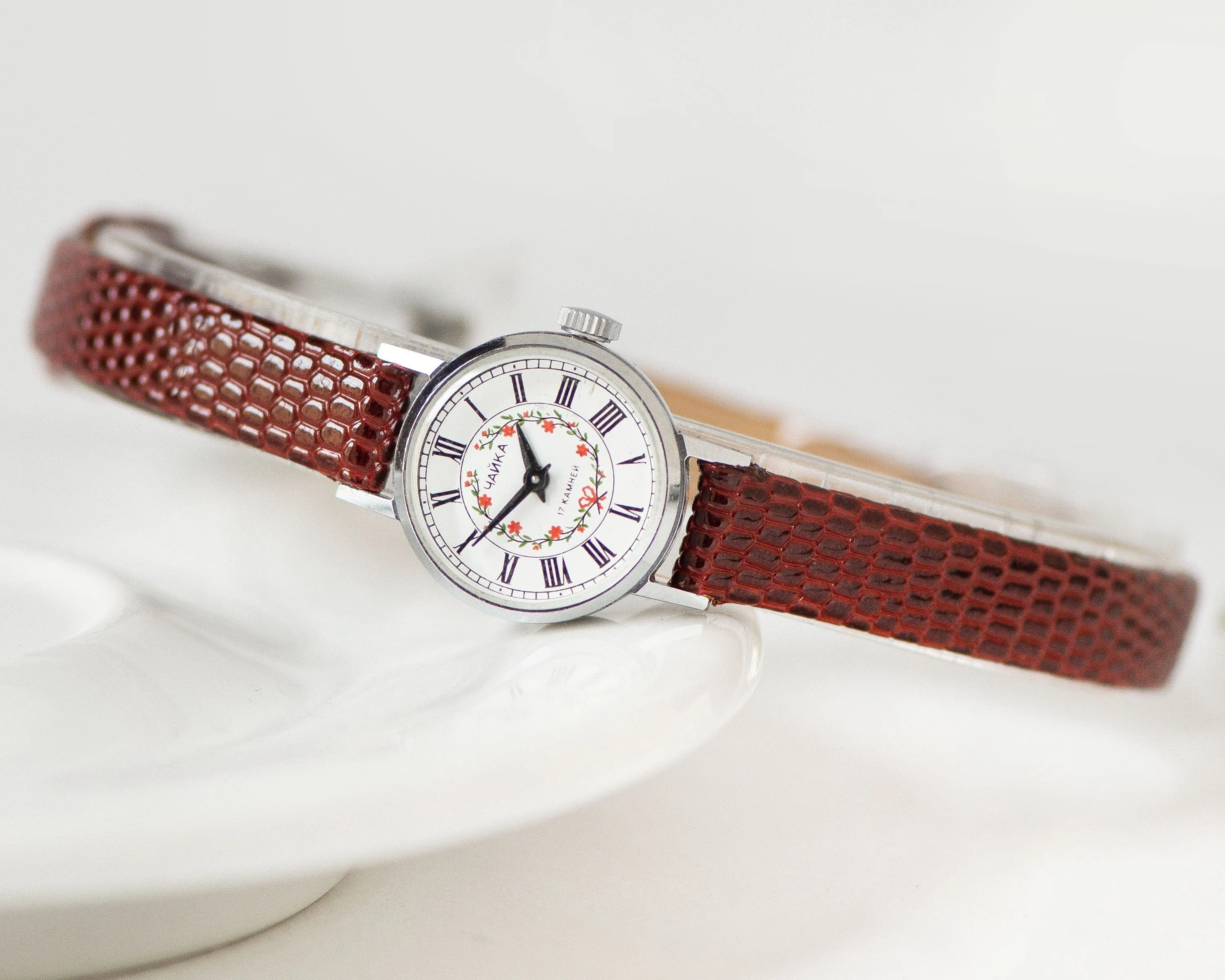 Floral women watch Seagull, red flowers micro watch silver shade, Roman numerals girl watch gift jewelry classic, new genuine leather strap