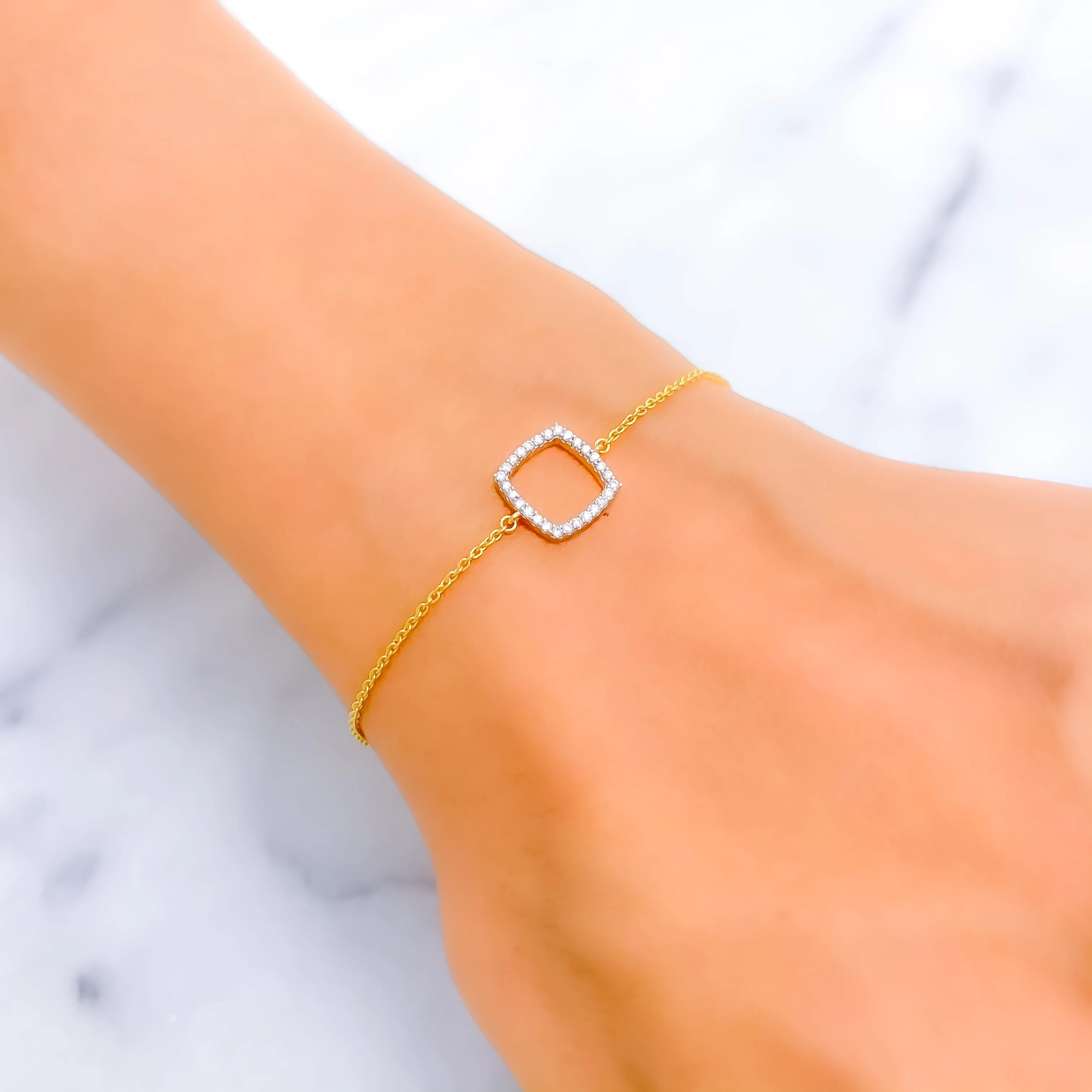 Glamorous Soft Square Diamond   18k Gold Bracelet