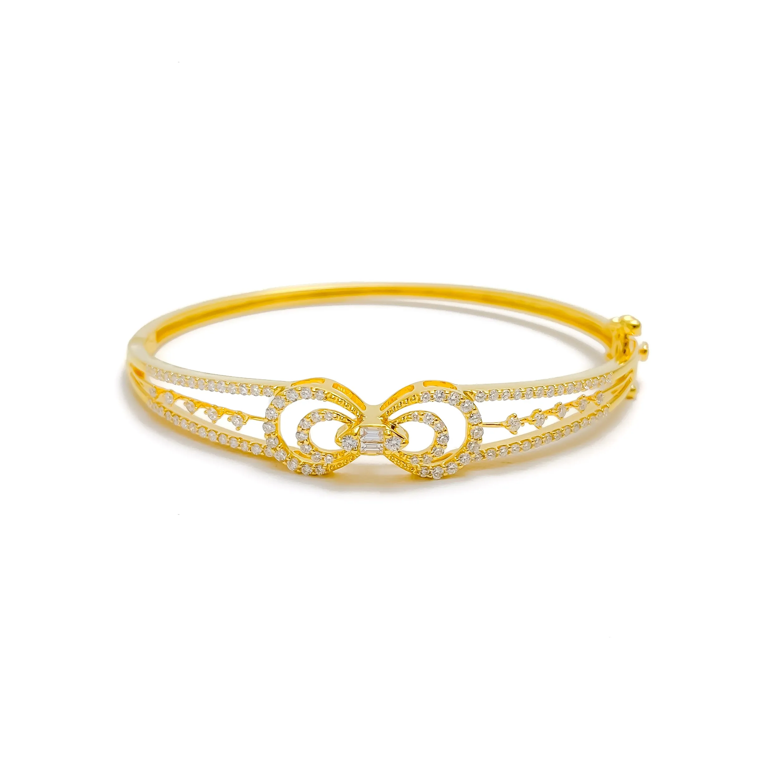 Glistening Bow Shaped Diamond   18k Gold Bangle Bracelet
