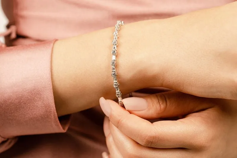Half Bezel And Channel Set Diamond Bracelet with 5.04 ct.(finished) 4x2mm, 3mm