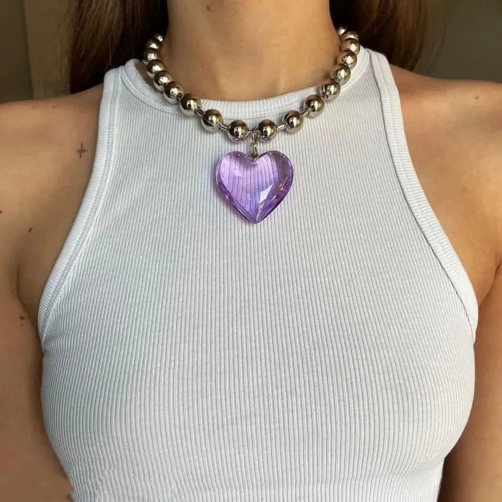 Heart Pendant Necklace in Elegant Metal Design