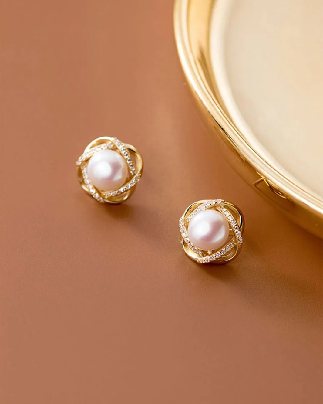 Jori Pearl Stud Earrings