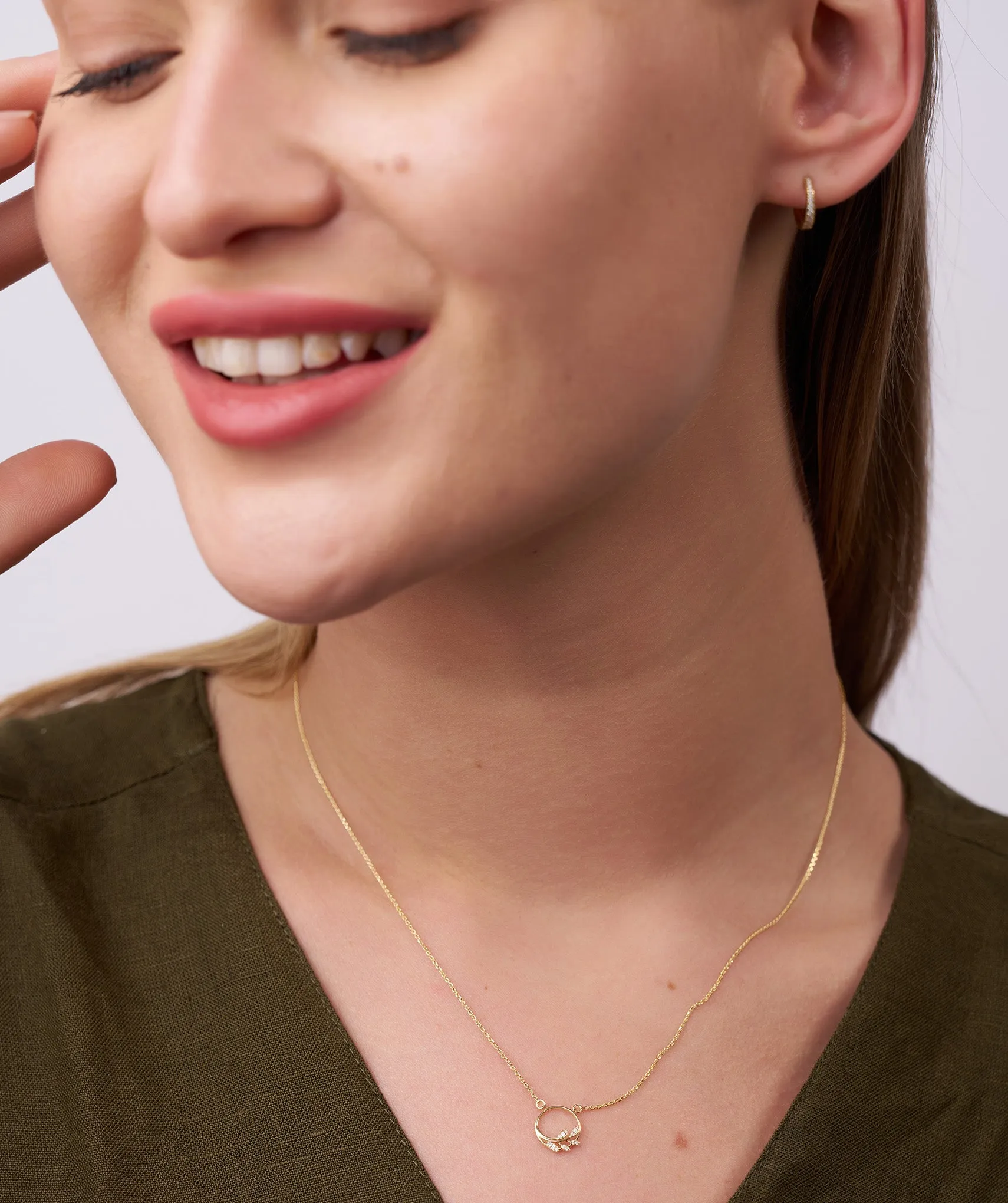Leaf-Adorned Necklace