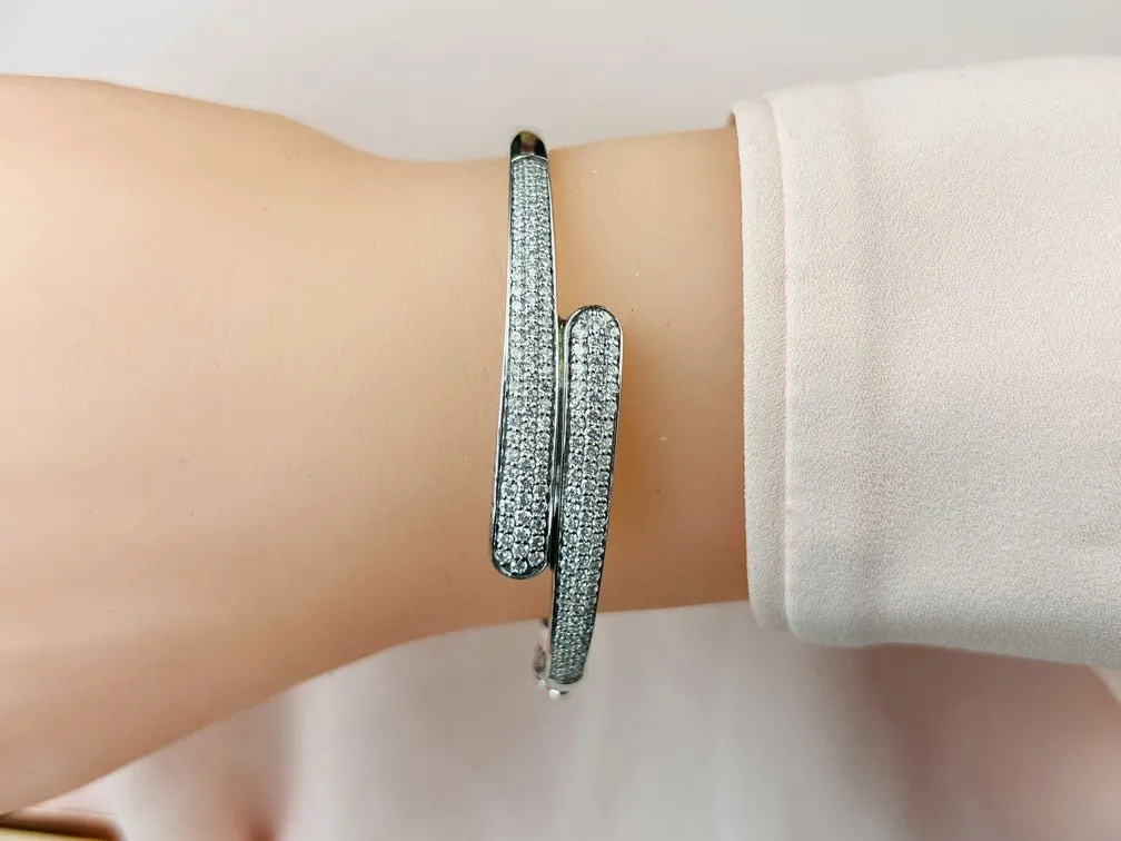 Luxe Diamond Bangle with 2.24 ct.(finished) 1.2mm, 1.4mm, 1.6mm