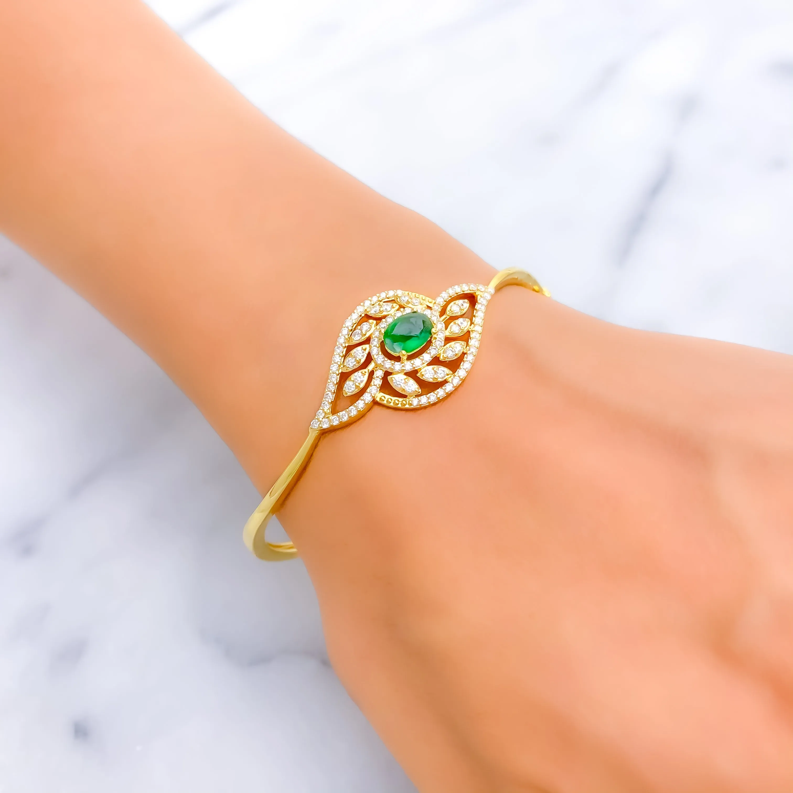 Majestic Leaf Adorned Diamond   18k Gold Bangle Bracelet