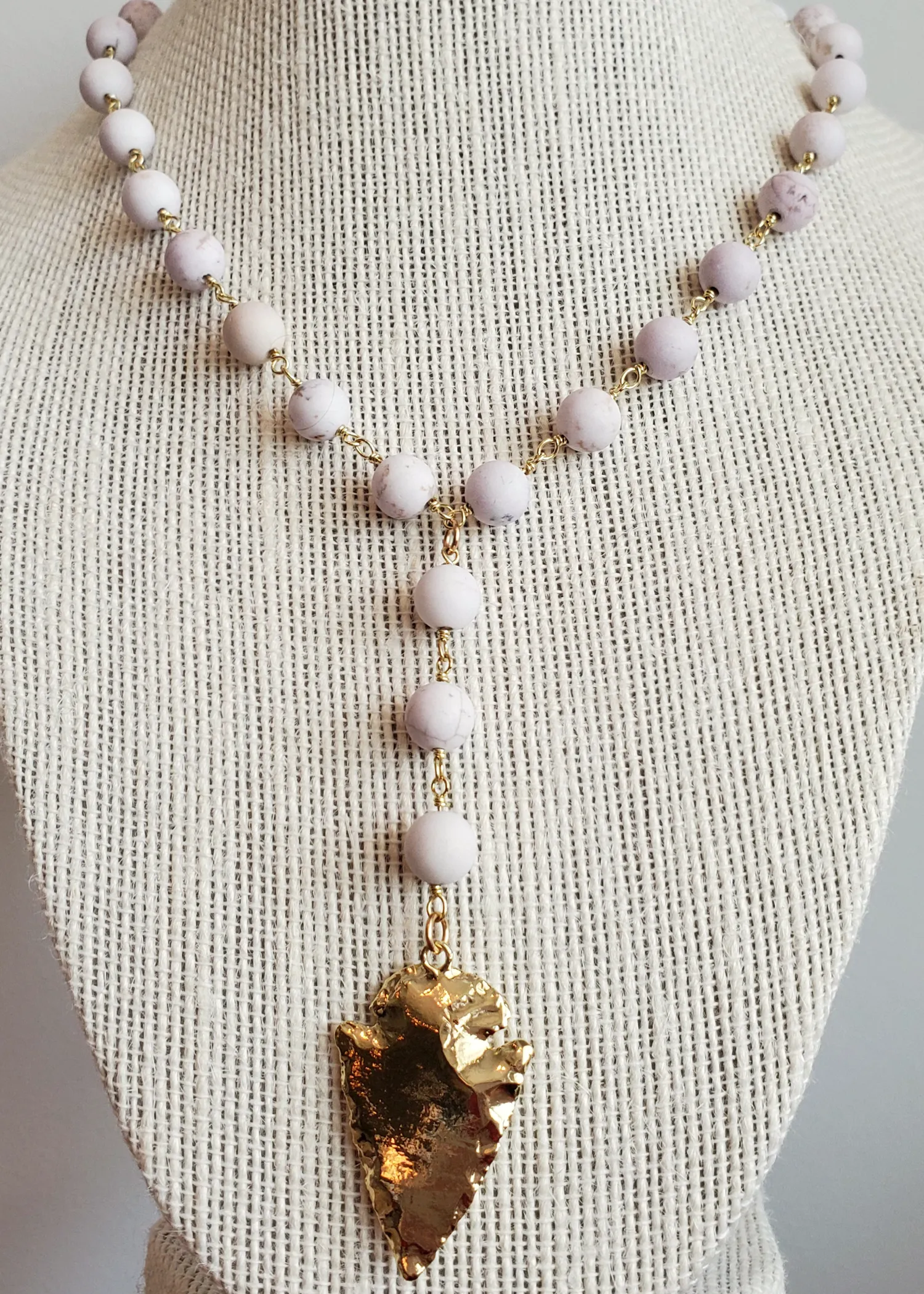 Marbled Rosary Arrowhead Necklace