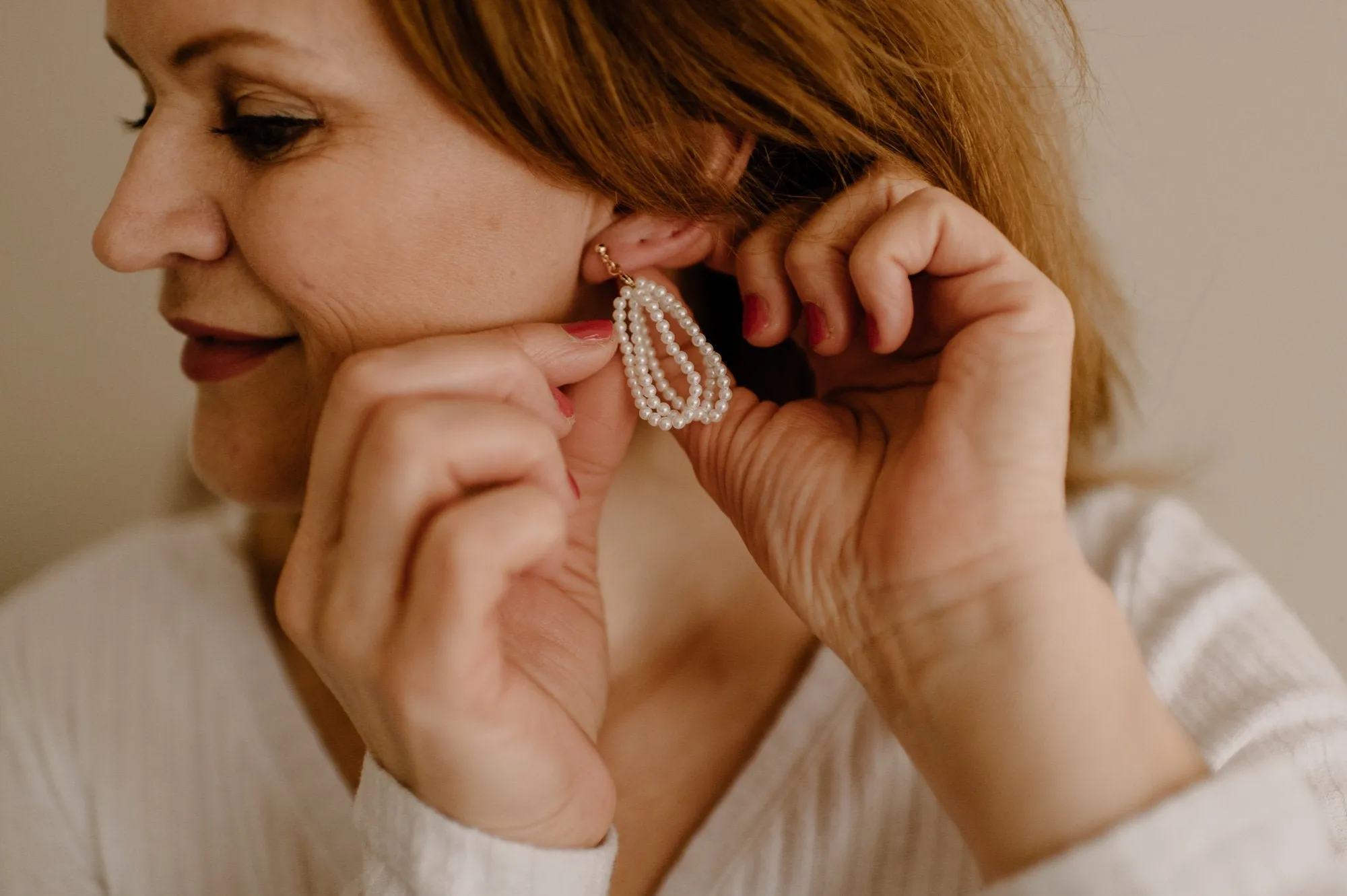 Mini pearl dangle earrings, statement pearl earring, lightweight, drop chain, boho style, wedding pearls,  genuine shell pearls, minimalist