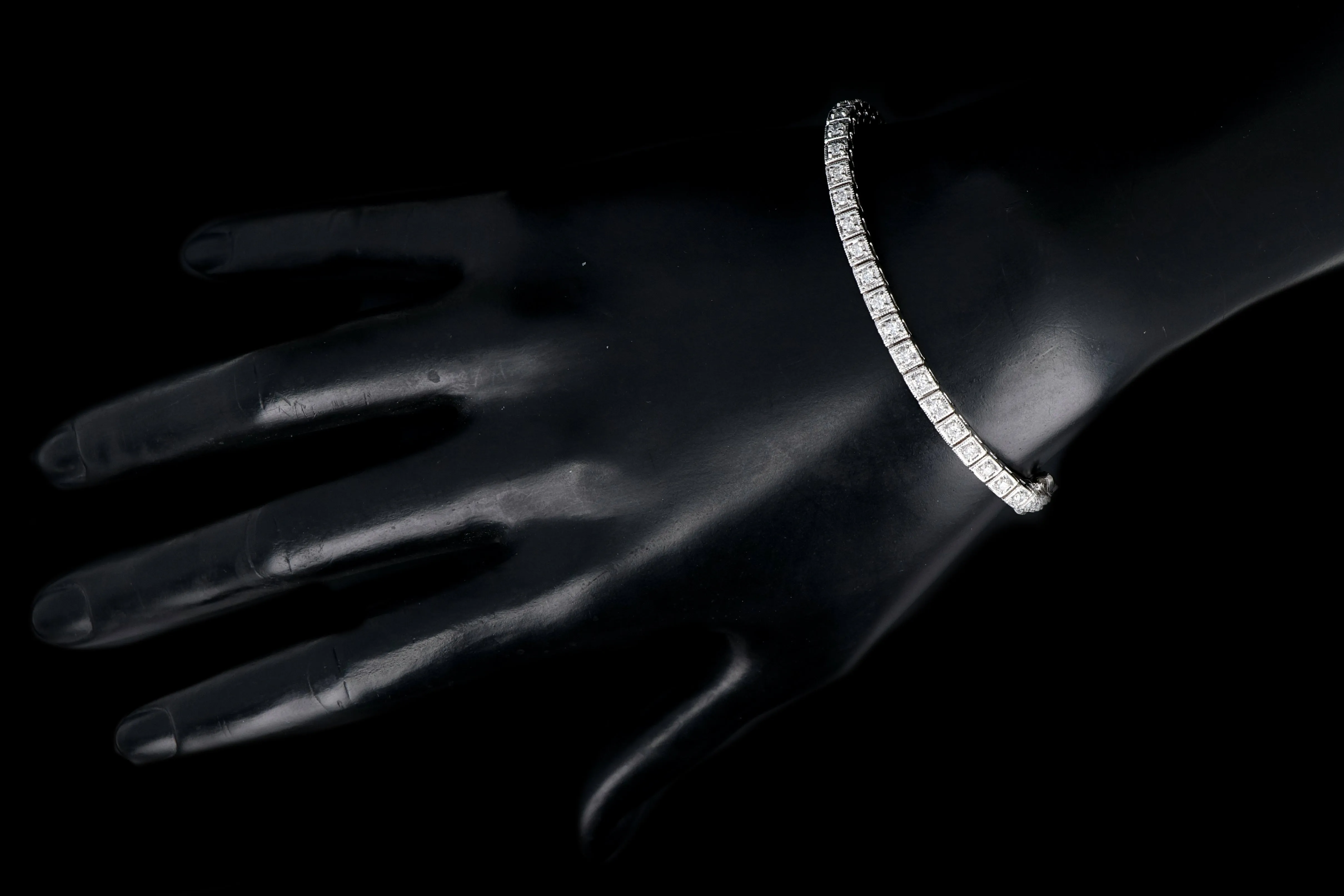 Modern 14K White Gold 1.25 CTW Round Brilliant Cut Diamond Tennis Bracelet