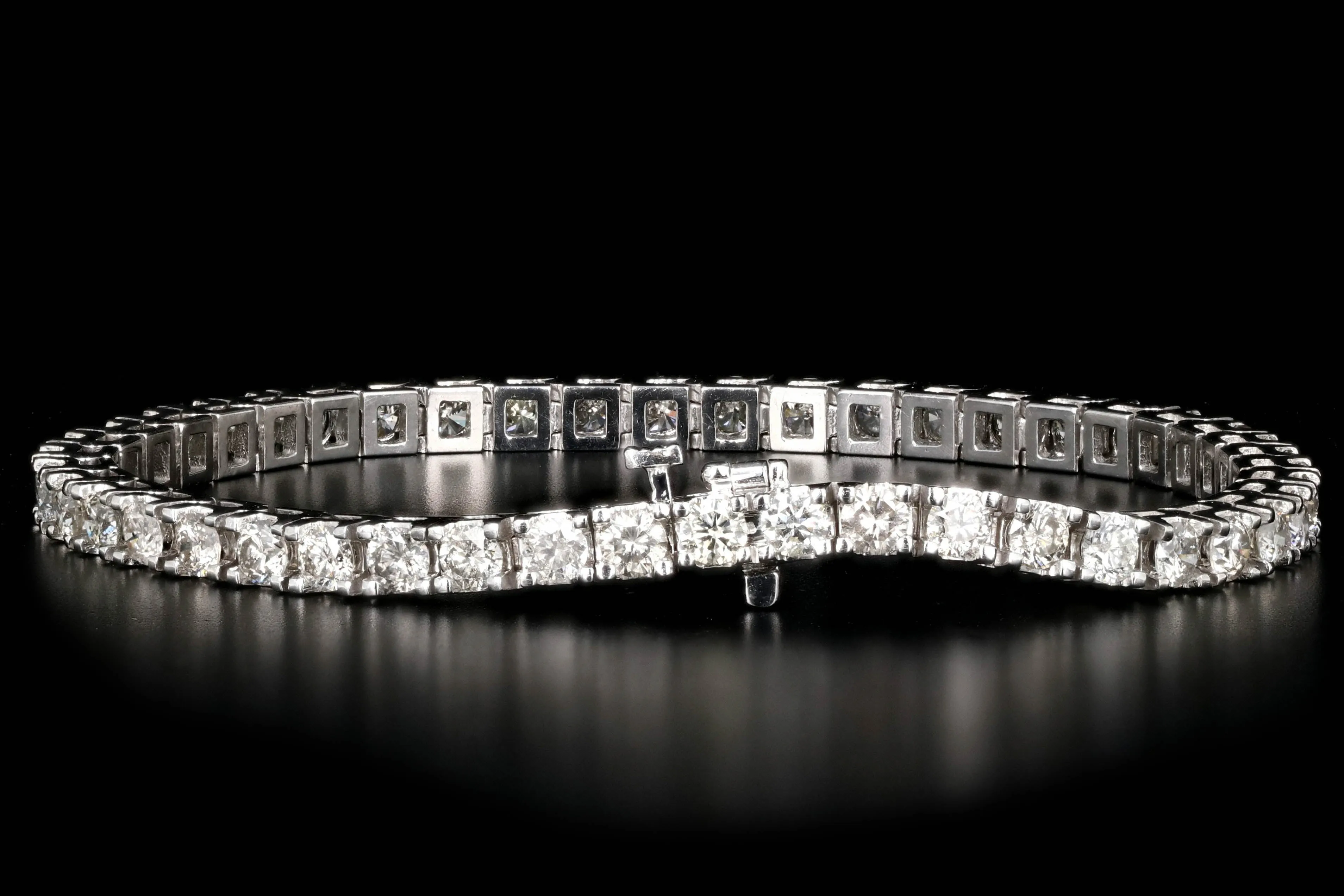 Modern 14K White Gold 7 Carat Diamond Tennis Bracelet 7"