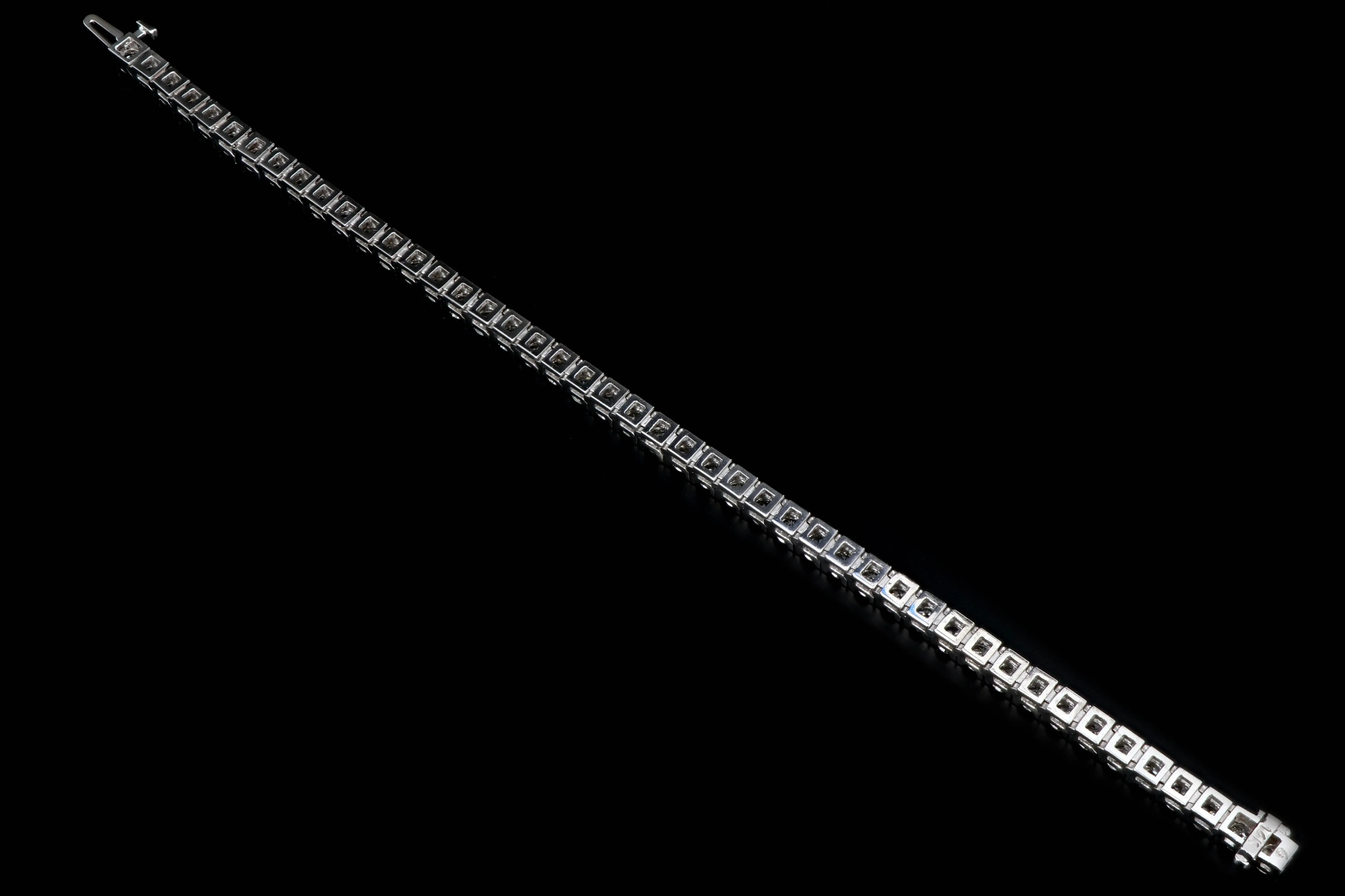 Modern 14K White Gold 7 Carat Diamond Tennis Bracelet 7"