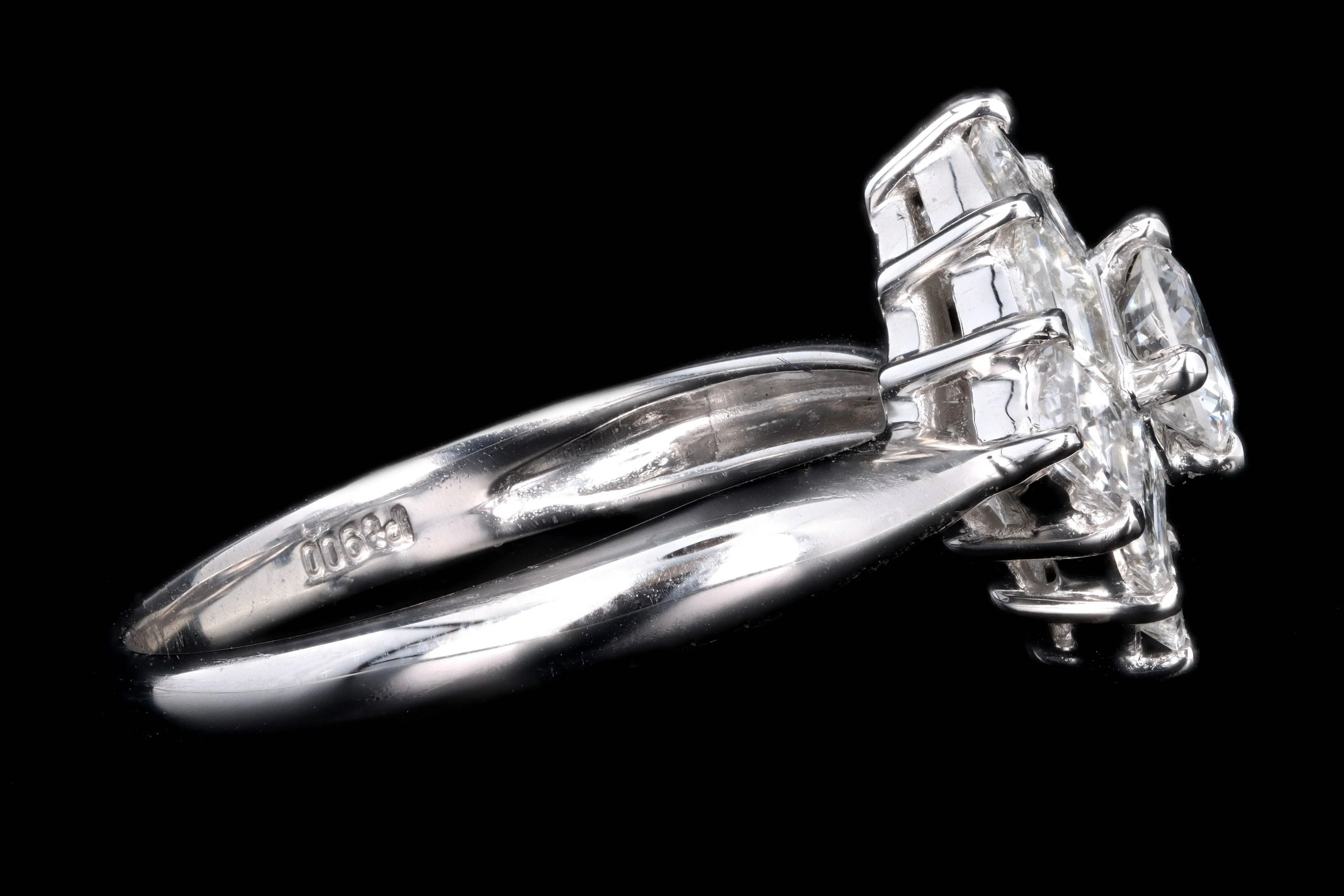 Modern Platinum .31 Carat Round Brilliant & Asscher Cut Diamond Ring