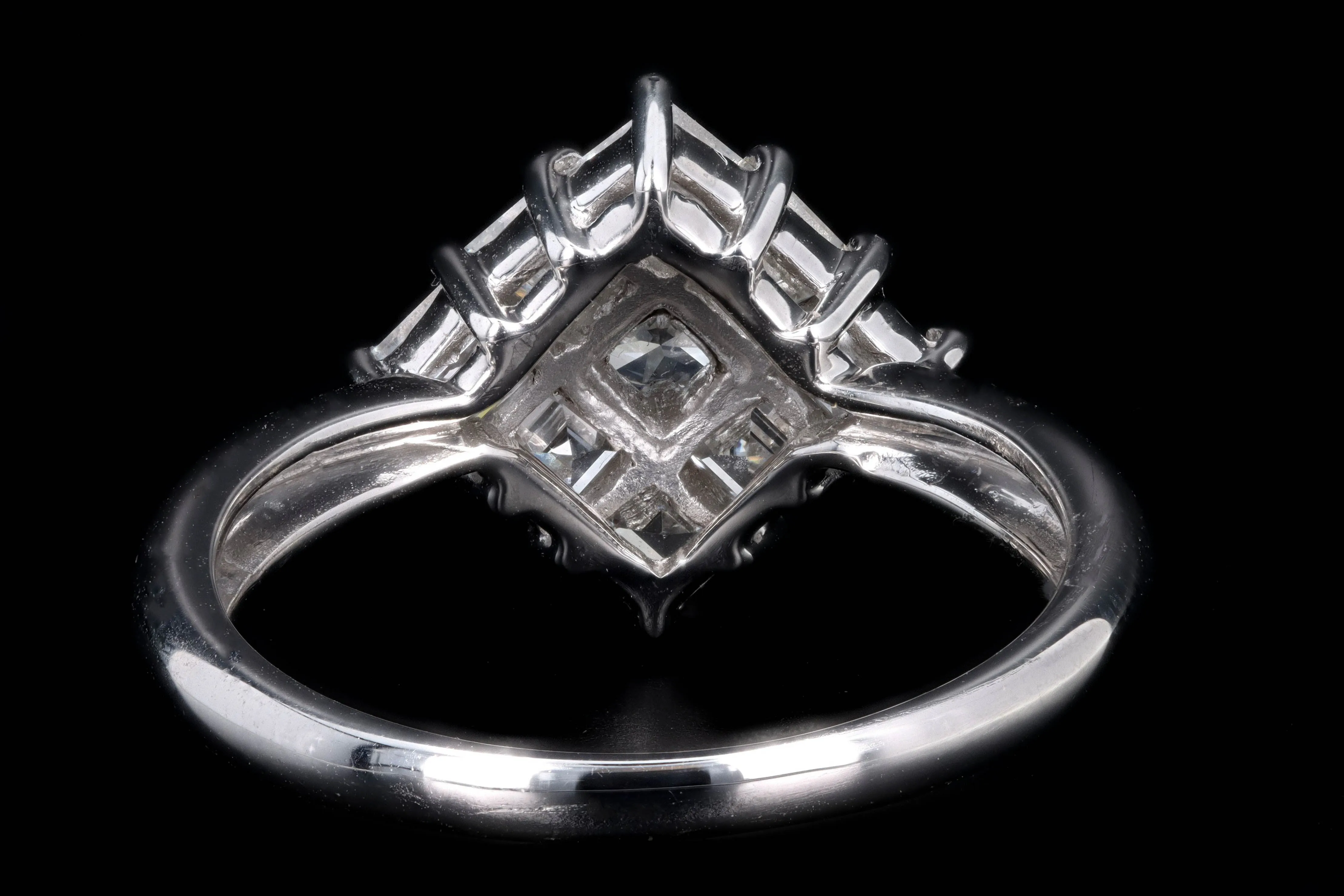 Modern Platinum .31 Carat Round Brilliant & Asscher Cut Diamond Ring