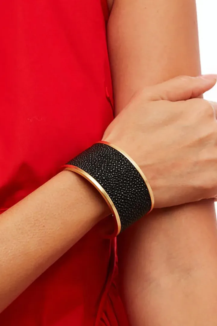 MOLLY WIDE CUFF STINGRAY BRACELET