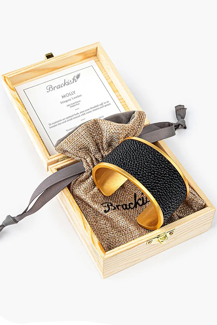 MOLLY WIDE CUFF STINGRAY BRACELET