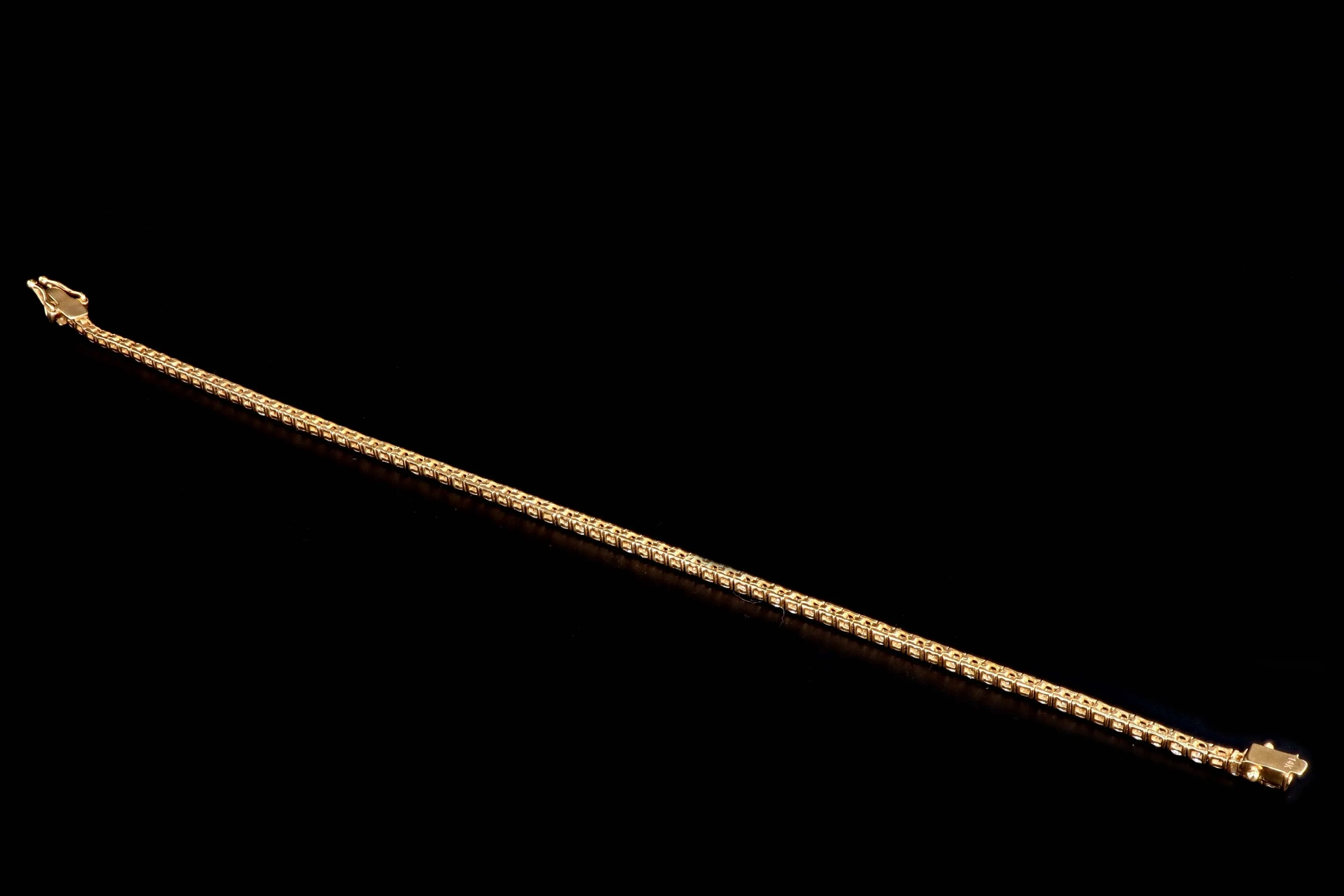 New 14K Yellow Gold 3.77 Carat Round Brilliant Cut Diamond Tennis Bracelet