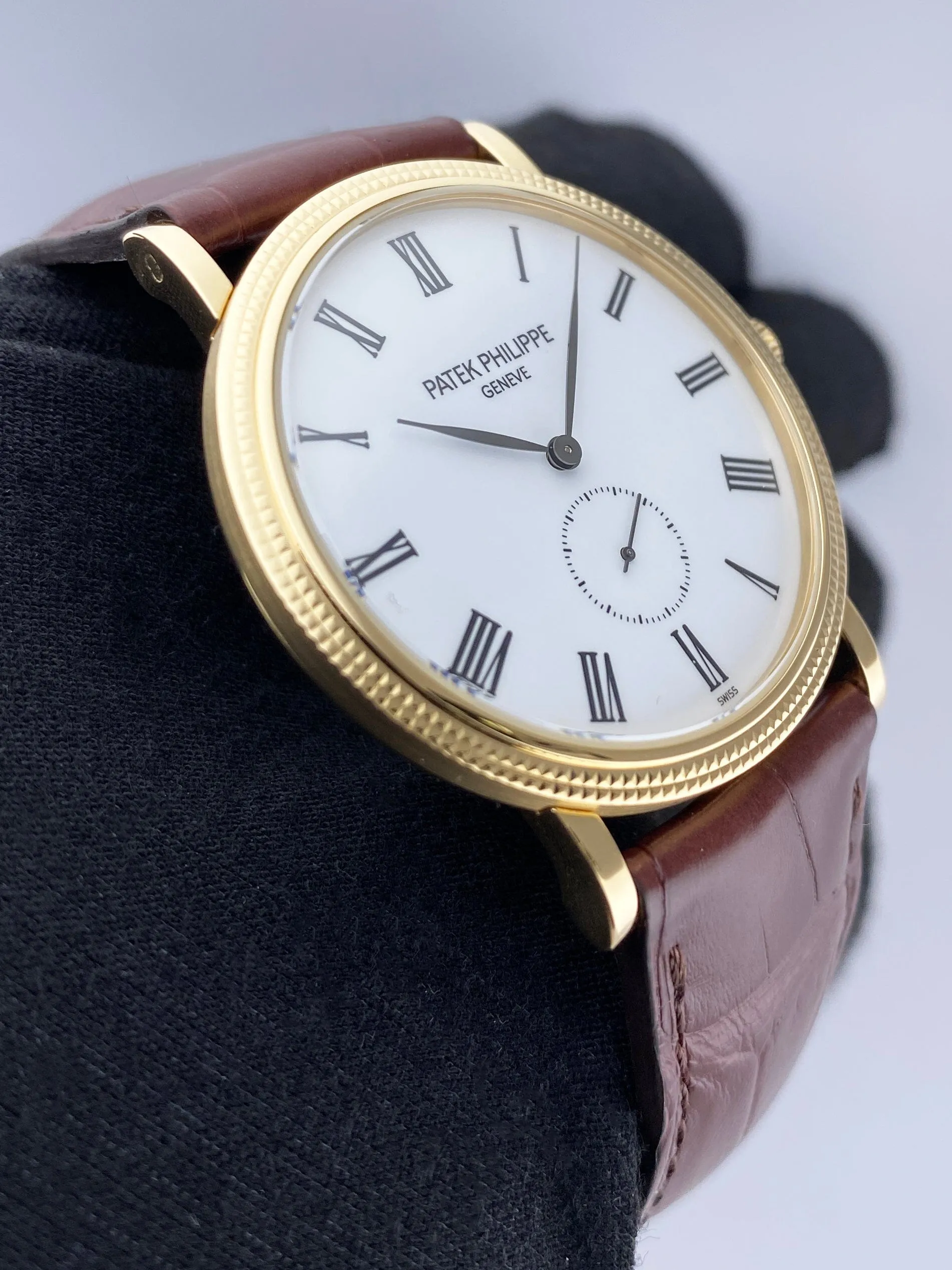 Patek Philippe Calatrava 5119J 18K Yellow Gold Mens Watch