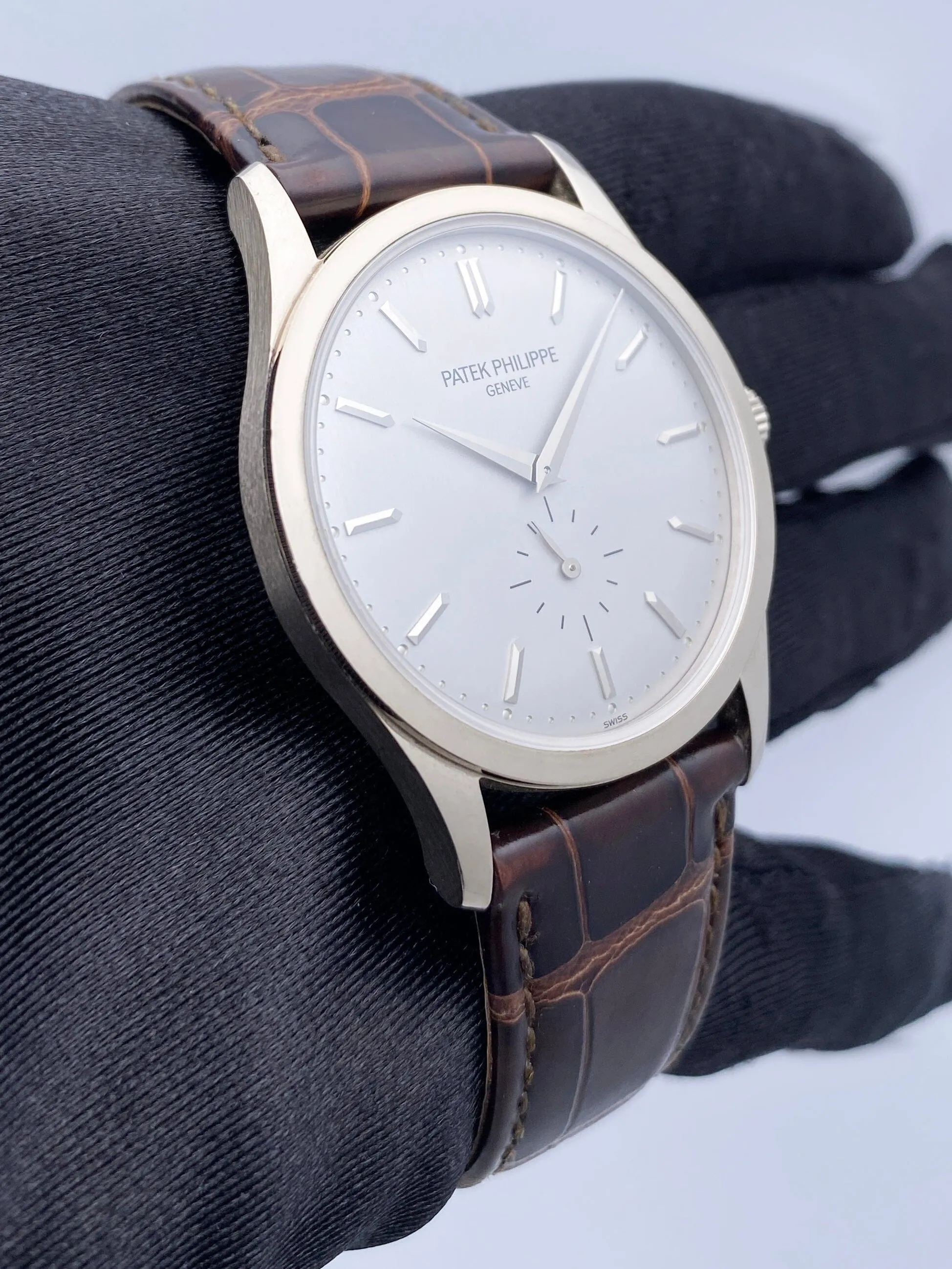 Patek Philippe Calatrava 5196G 18K White Gold Mens Watch Box Papers