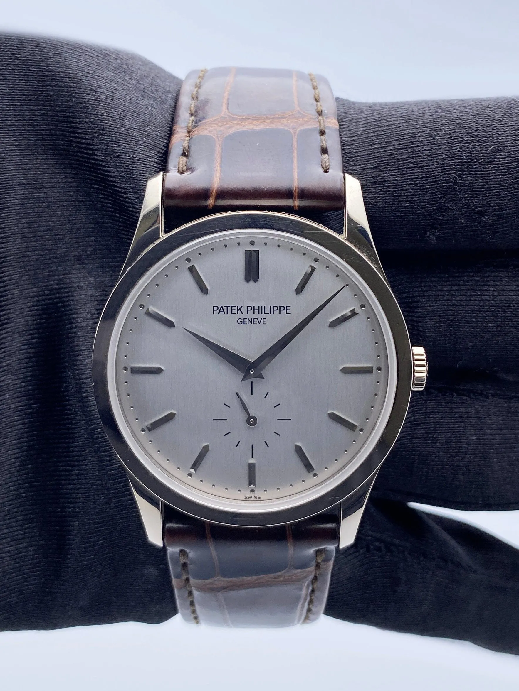 Patek Philippe Calatrava 5196G 18K White Gold Mens Watch Box Papers