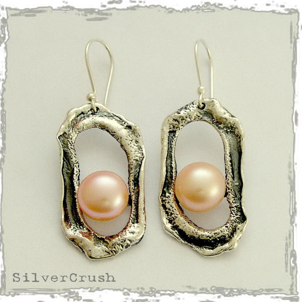 Peach Pearl Silver Loop Earrings - Pearl in the Rough.