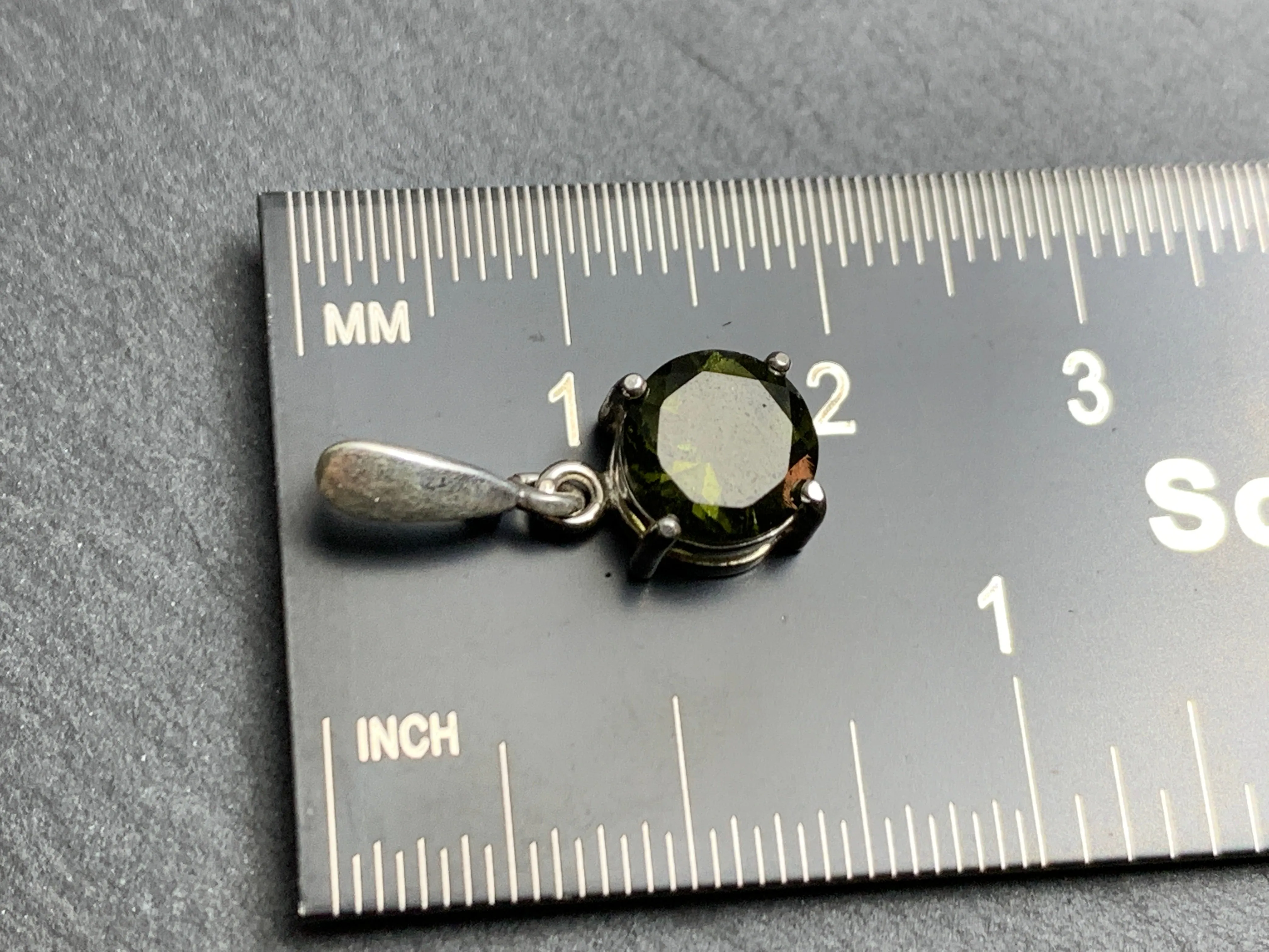 Pendant with Moldavite 7mm