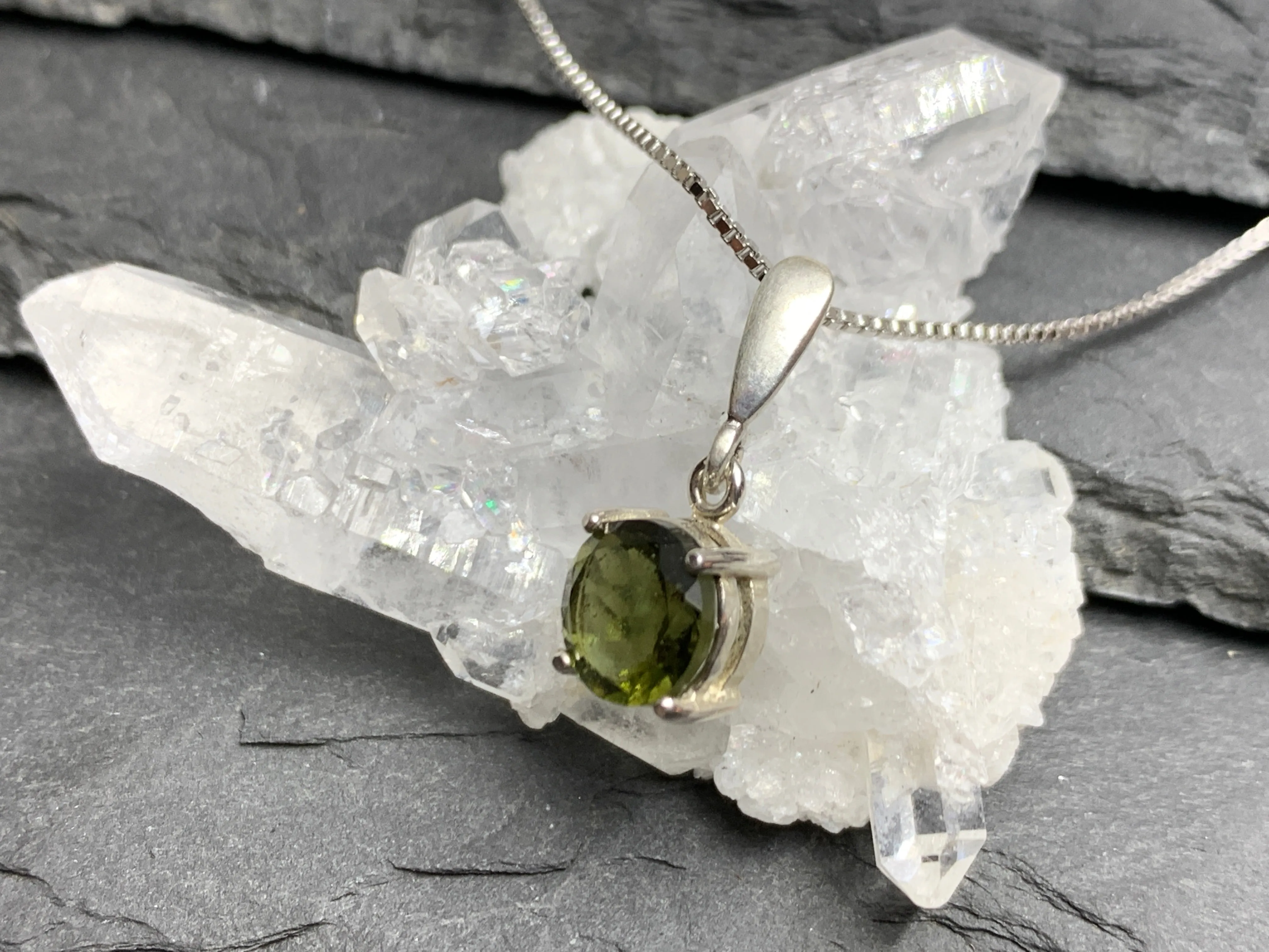 Pendant with Moldavite 7mm