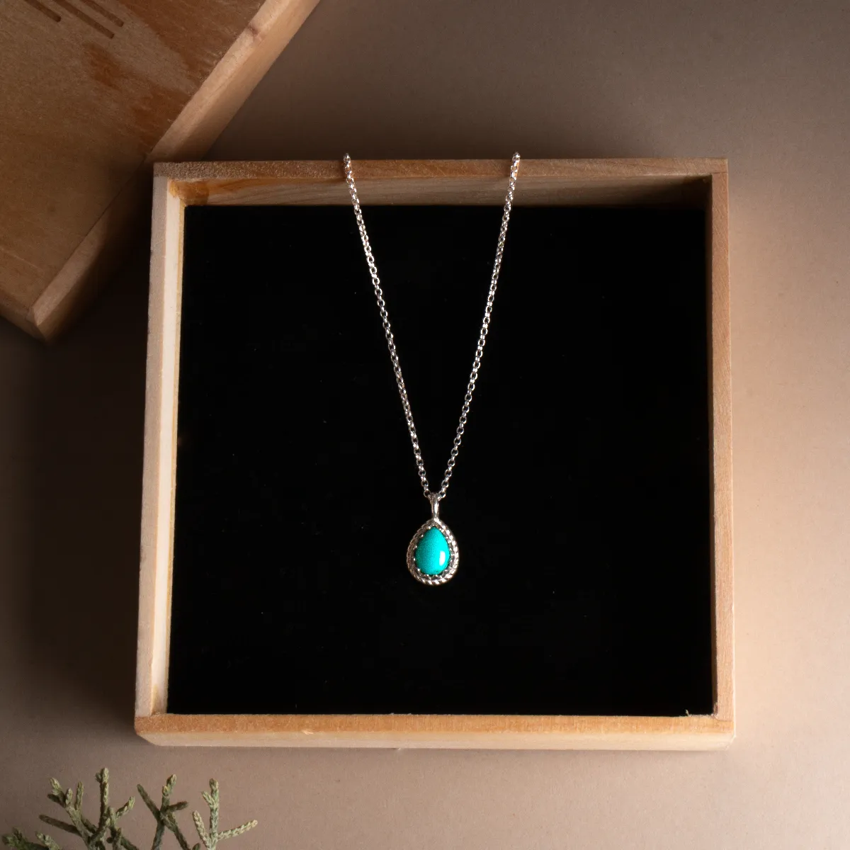 Radiante: Turquoise Teardrop Pendant