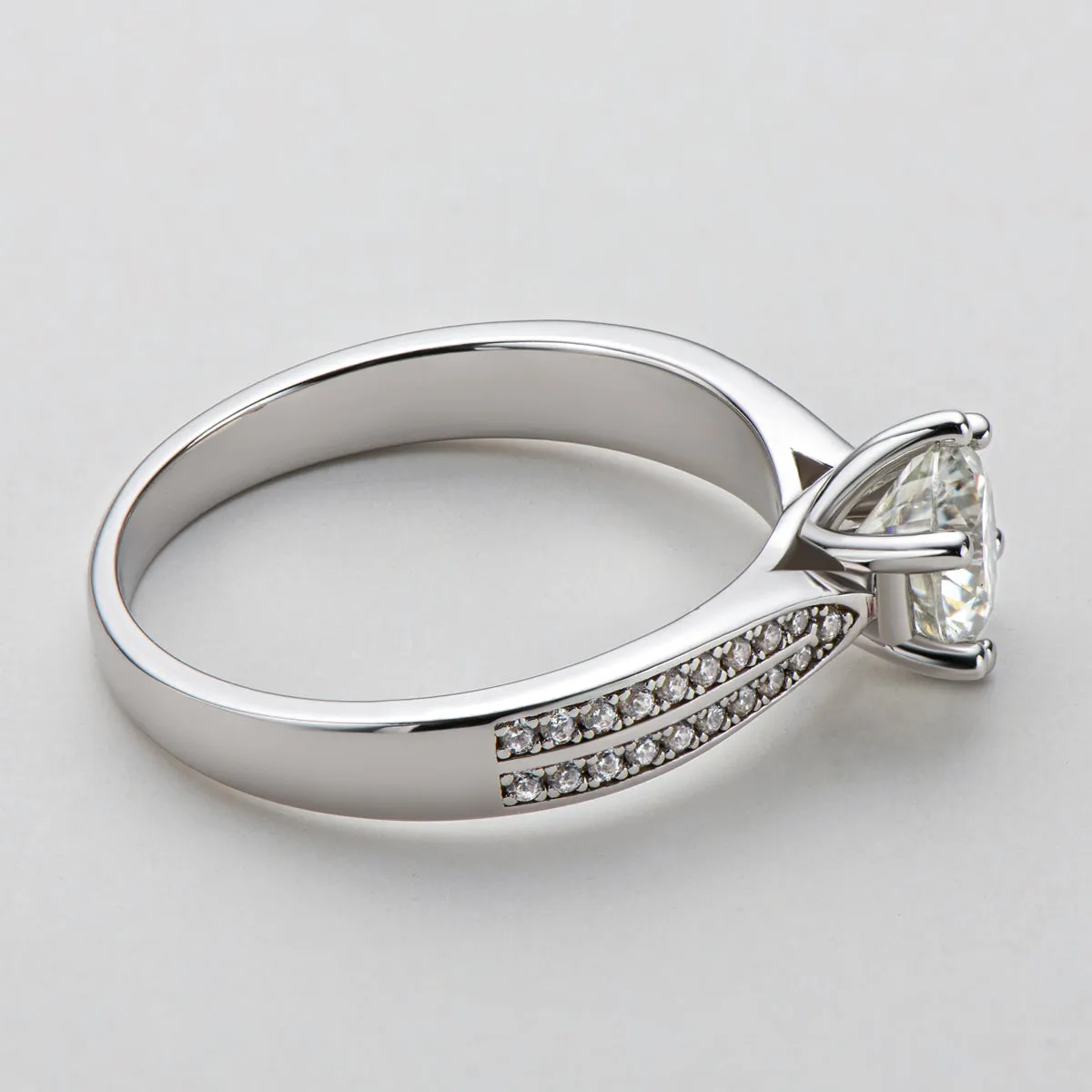 Round Cut Moissanite Classic Six Prong Ring