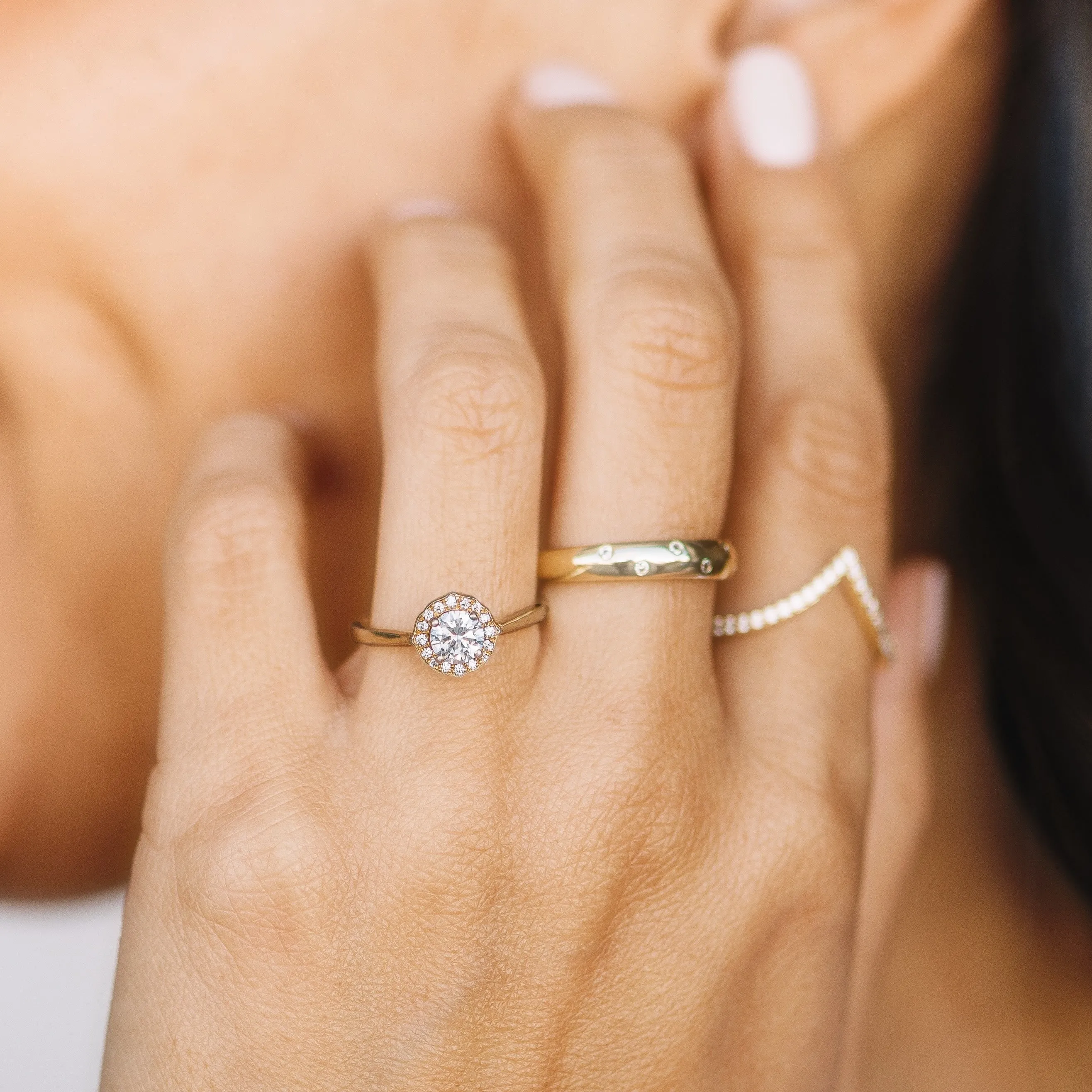 Round Diamond and Scalloped Halo Engagement Ring Setting