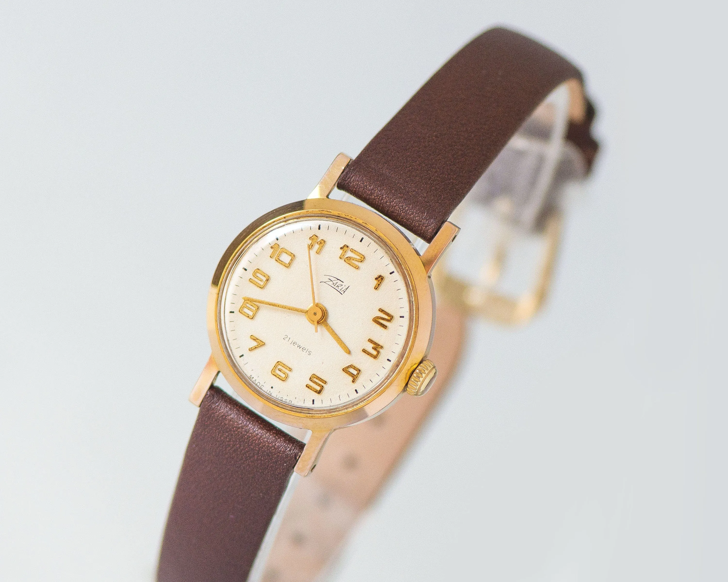 Simple women's watch gold plated Dawn vintage, classic girl's wristwatch shockproof, retro watch for lady gift, new premium leather strap