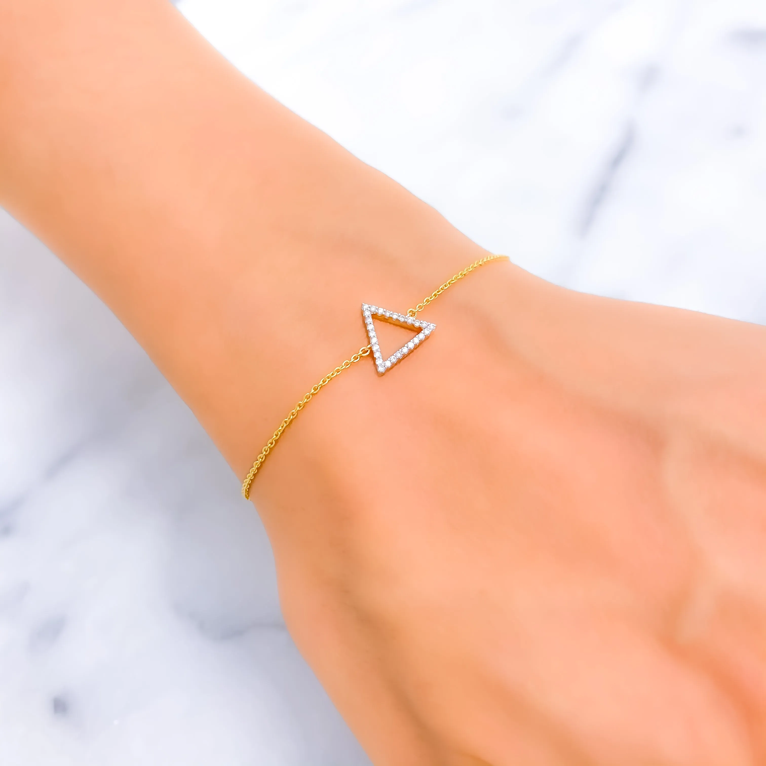 Trendy Triangular-Shaped Diamond   18k Gold Bracelet