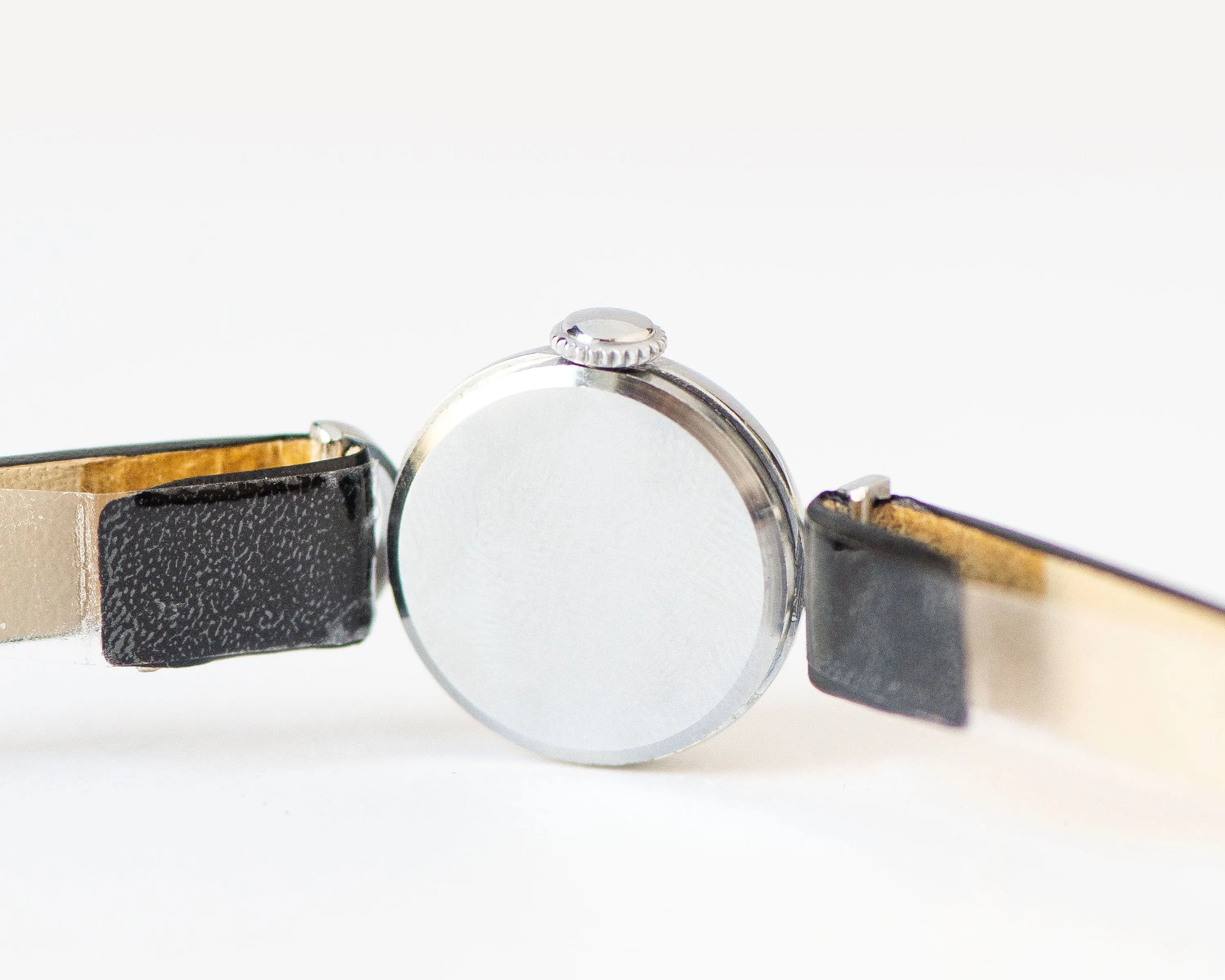 Unused crescent trim case wristwatch for women Dawn, NOS limited edition women retro watch silver shade vintage, new premium leather strap