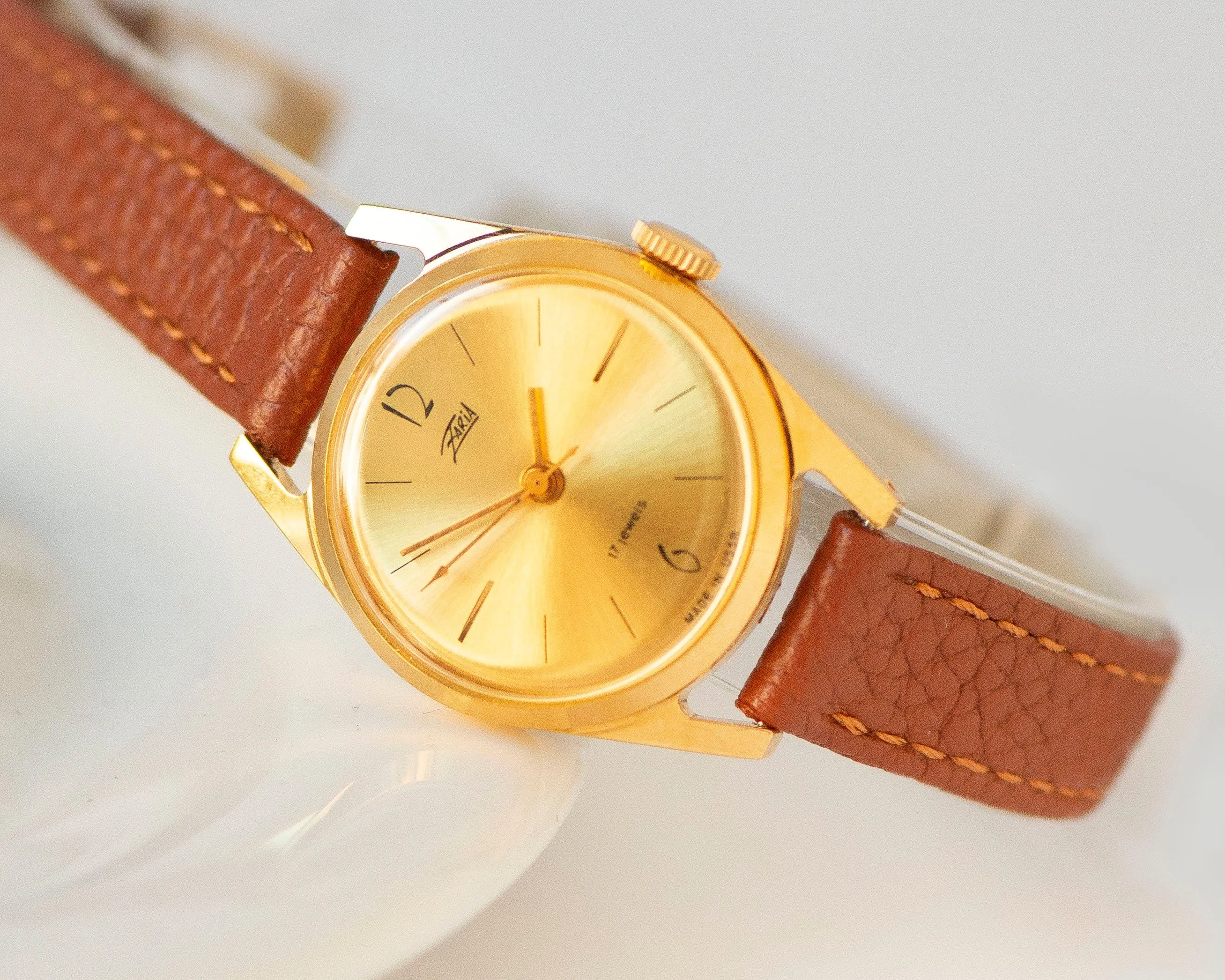 Unused gilded women watch Dawn vintage, minimalist women watch classic vintage gift, Arabic numerals watch women, new genuine leather strap
