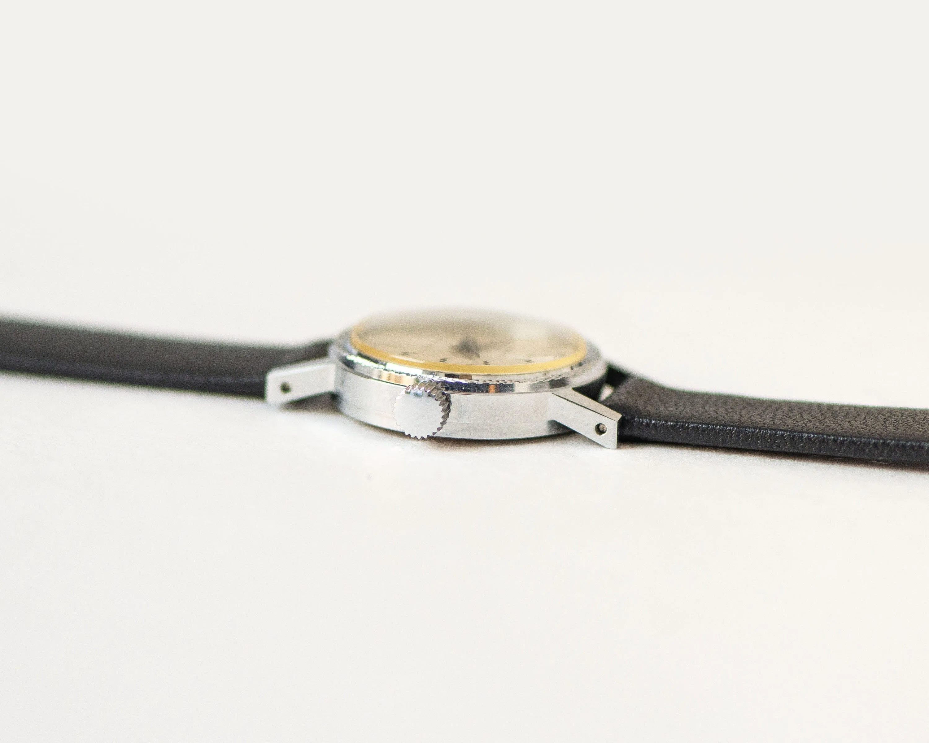Unused women watch Glory silver shade, classic minimalist lady watch, NOS women wristwatch small, round case watch, new premium leather band