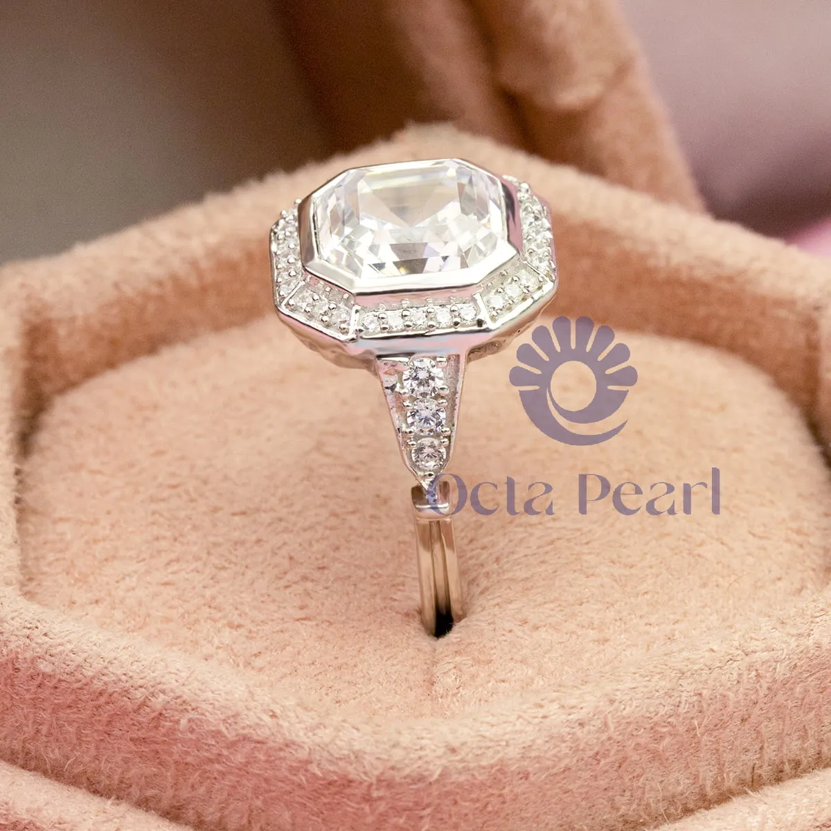 Vintage-Inspired Ascher-cut Moissanite Wedding Ring