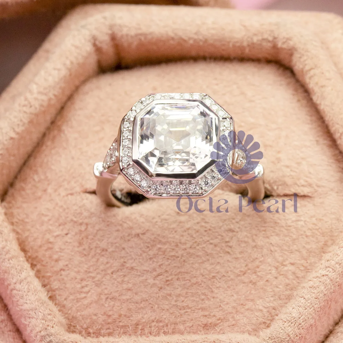 Vintage-Inspired Ascher-cut Moissanite Wedding Ring