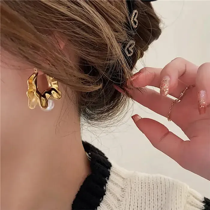 Vintage Pearl Wavy Earrings for Unique Style and Elegance