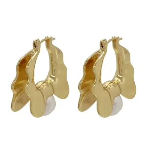 Vintage Pearl Wavy Earrings for Unique Style and Elegance