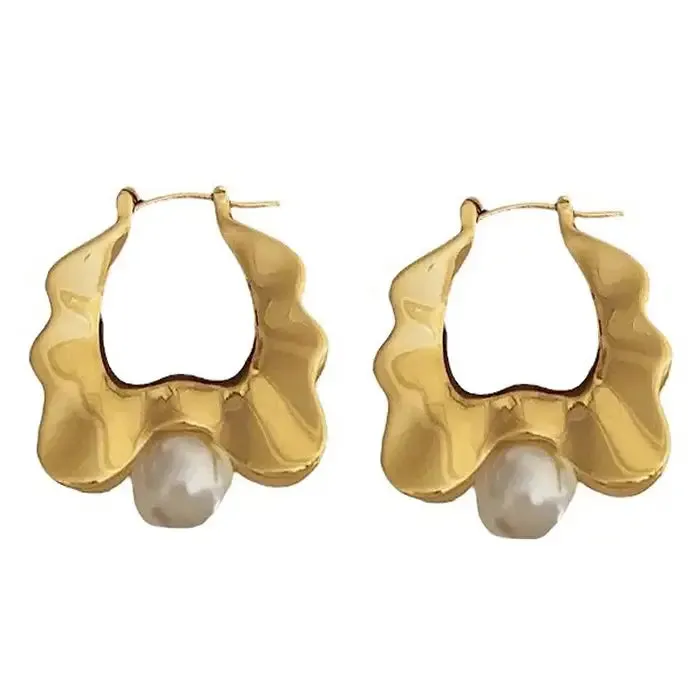 Vintage Pearl Wavy Earrings for Unique Style and Elegance