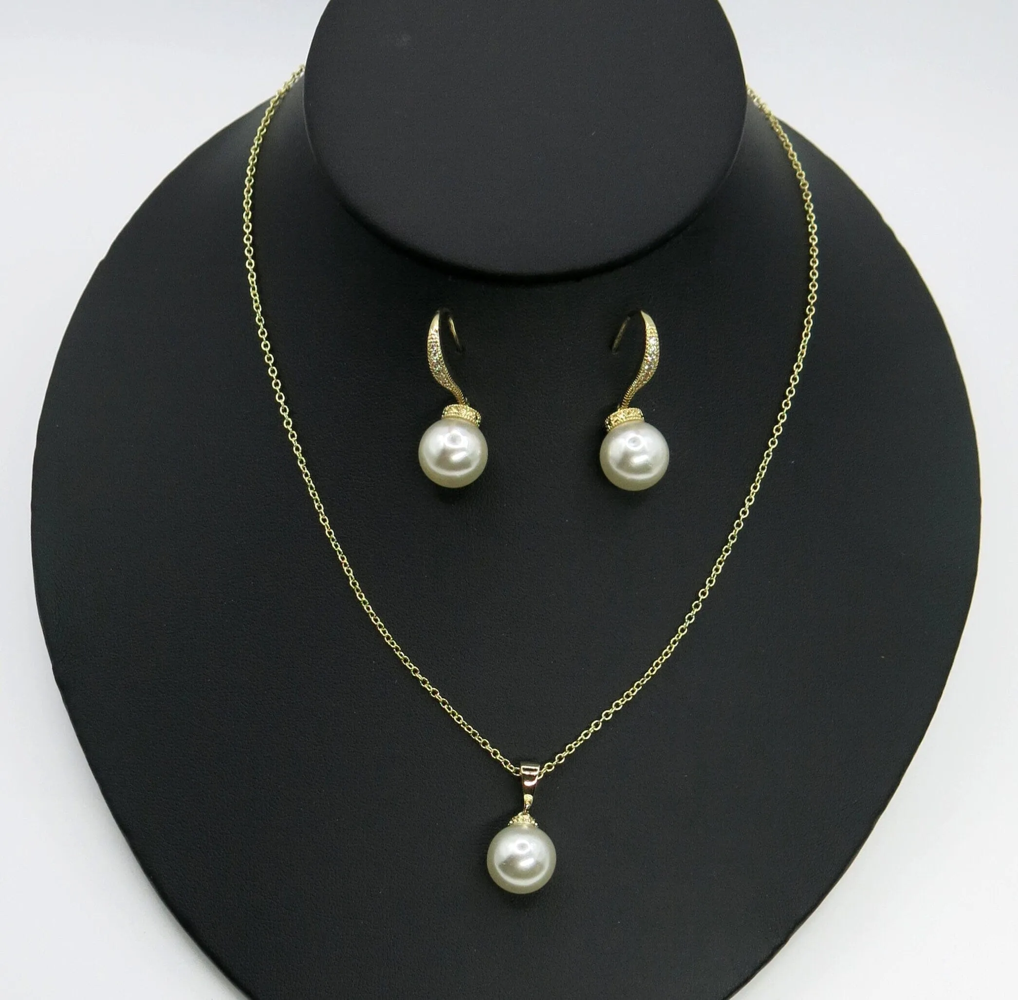White Pearl Necklace and Earrings Set, Wedding 3 PC Jewelry Set, Bridal or Bridesmaid Earrings and Pearl Pendant Chain Necklace