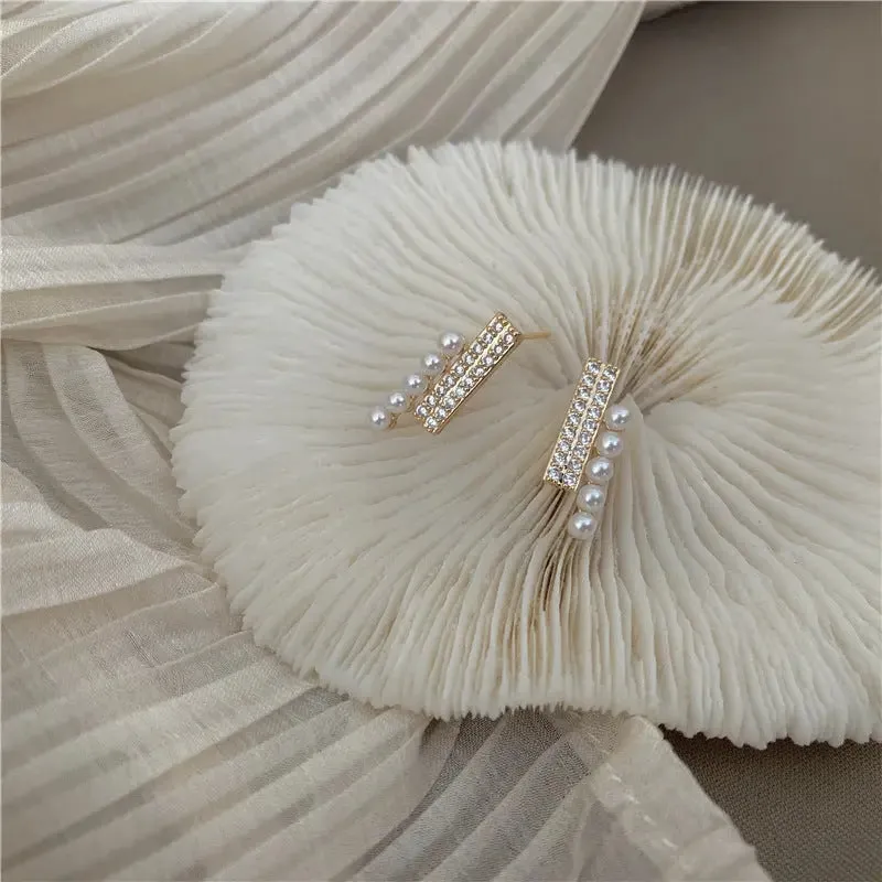 Women Pearl Crystal Stud Earrings